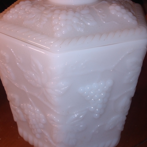 storage container - Picture 4 of 4